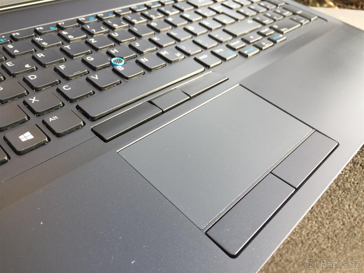 herní Dell Latitude E5570 - CPU i7-6820HQ a grafikou 2GB - 2