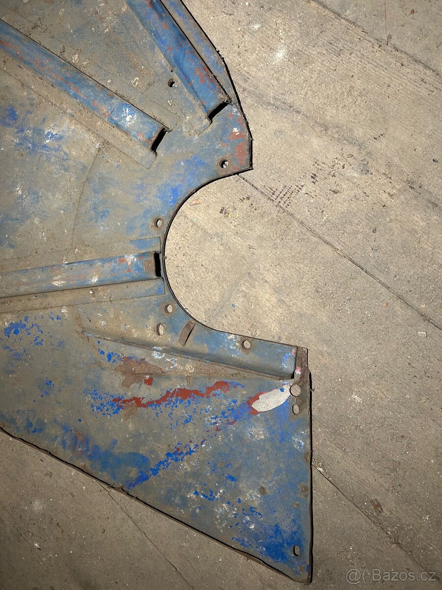 Levý blatník Zetor 3011 - 2