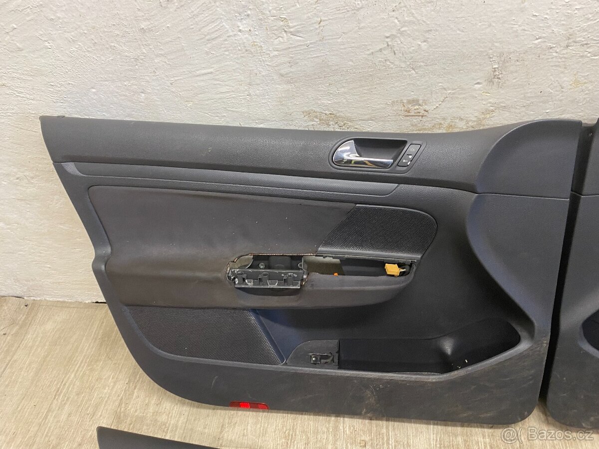 VW GOLF 5 2003-2008 - TAPECIRUNKY ČERNÉ - 2