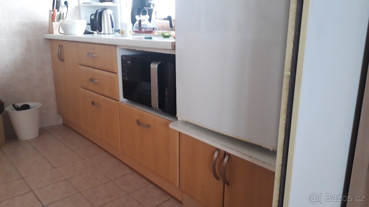 Kuchaňská linka světle hnědá - 2