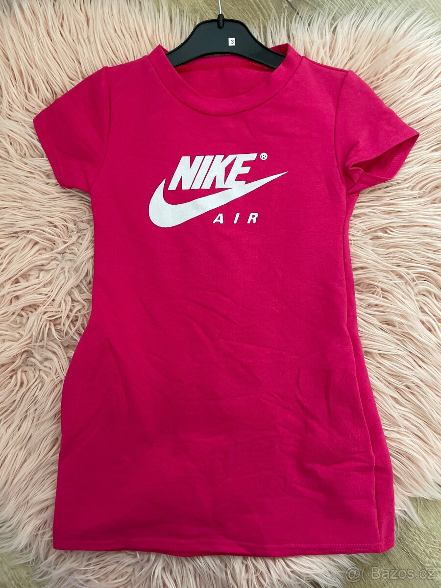 Šaty Nike s kapsami - 2