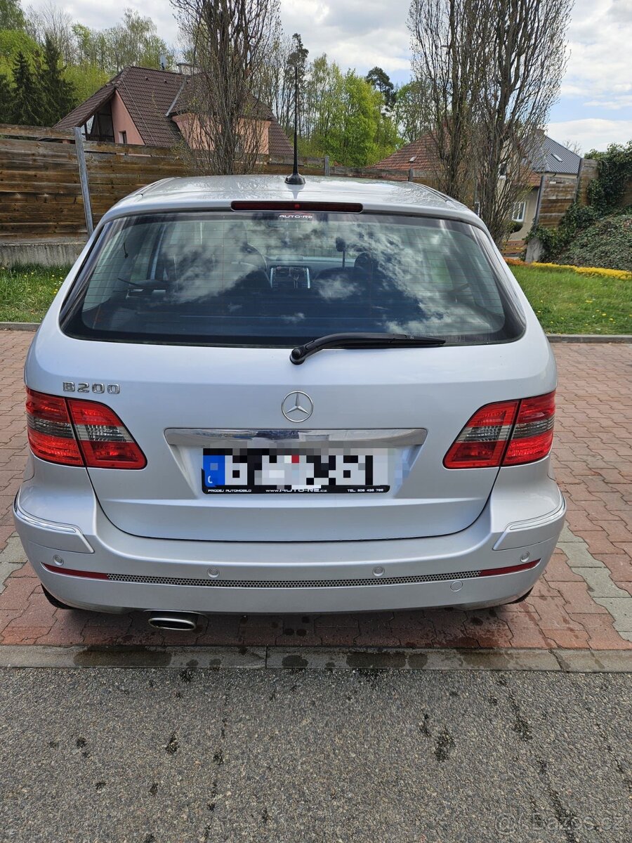 Mercedes Benz B - 2