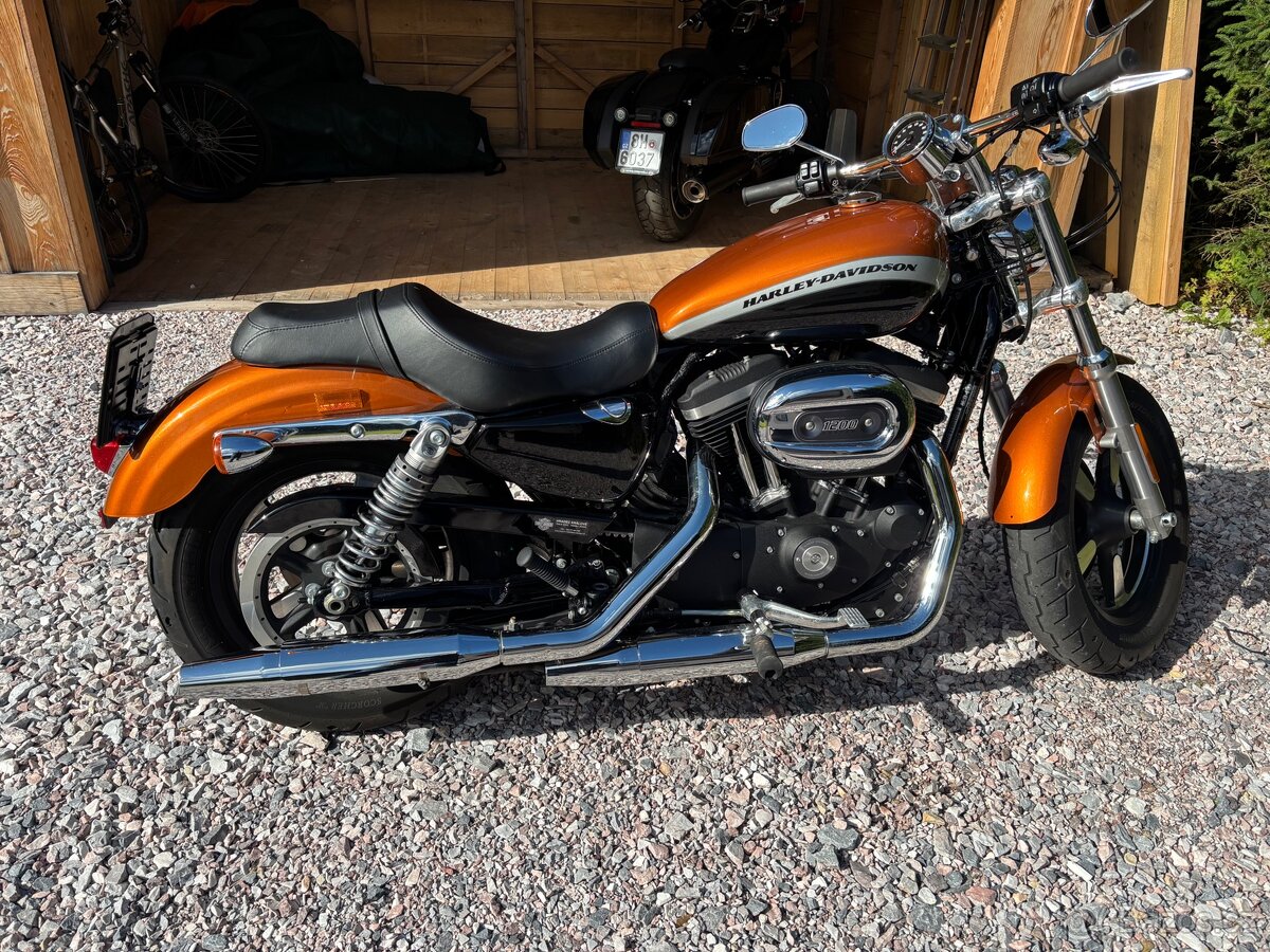 Harley Davidson XL 1200 Custom - 2