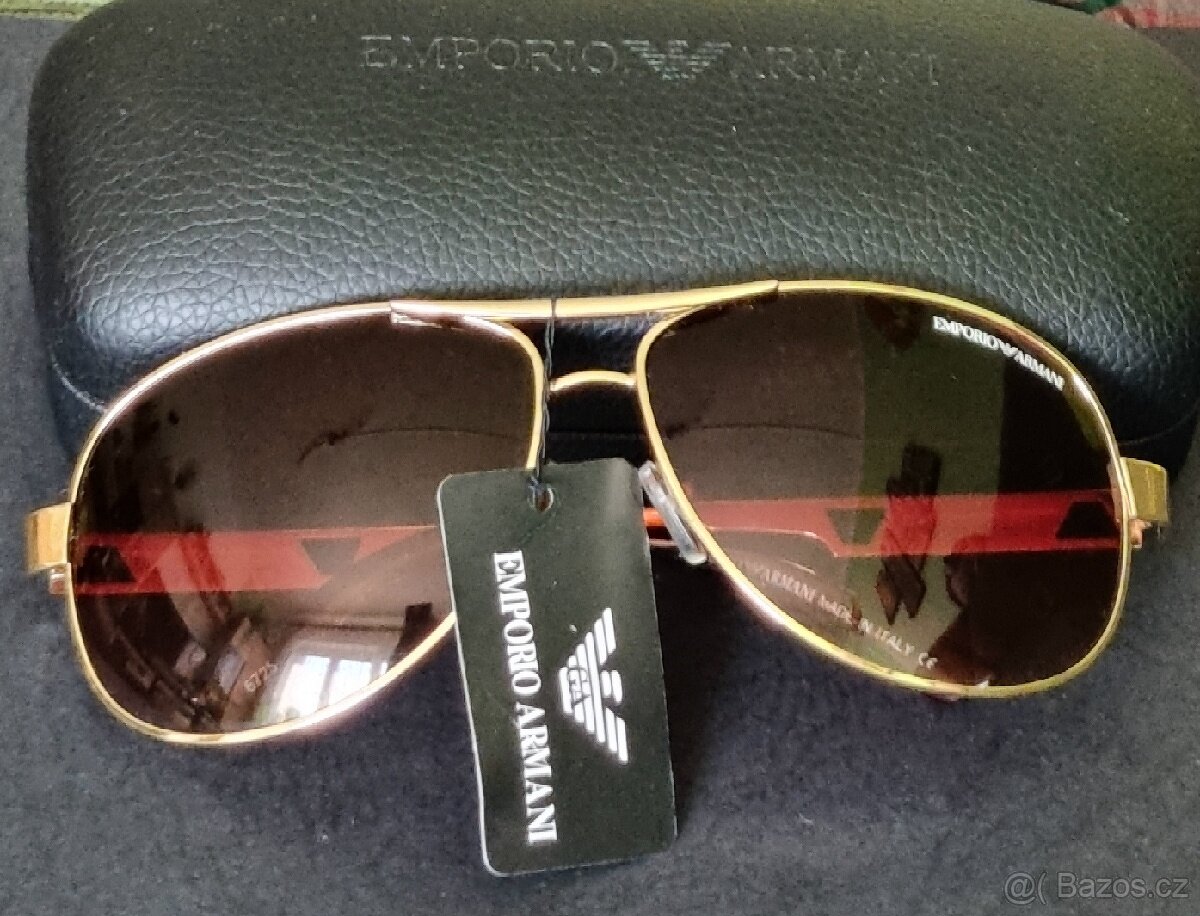 Emporio Armani
- 2