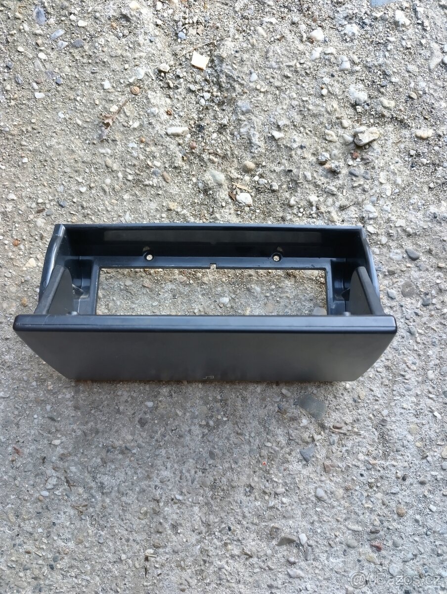 Kryt schránky autoradia Xantia - 2