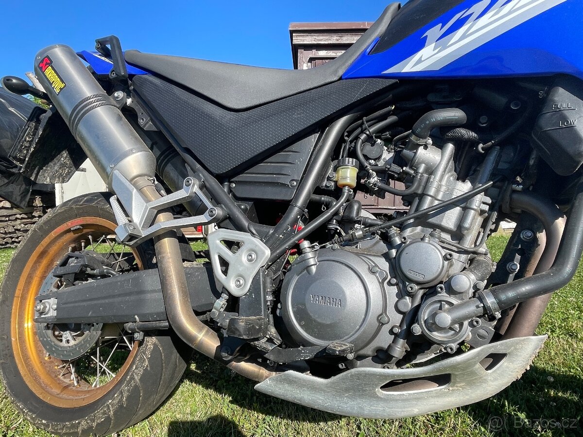 Motorka Yamaha XT660X Supermoto