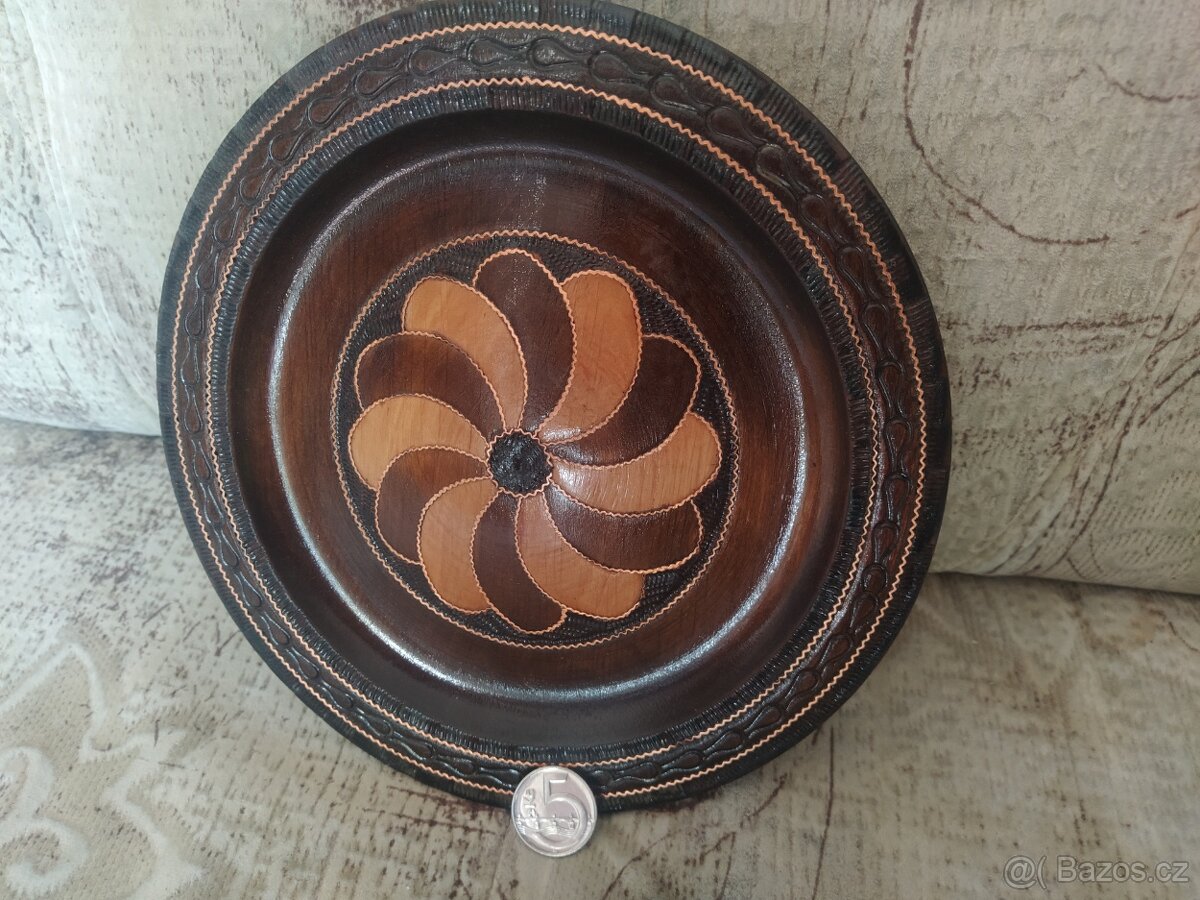 Dřevěná vázička a talířek - 2