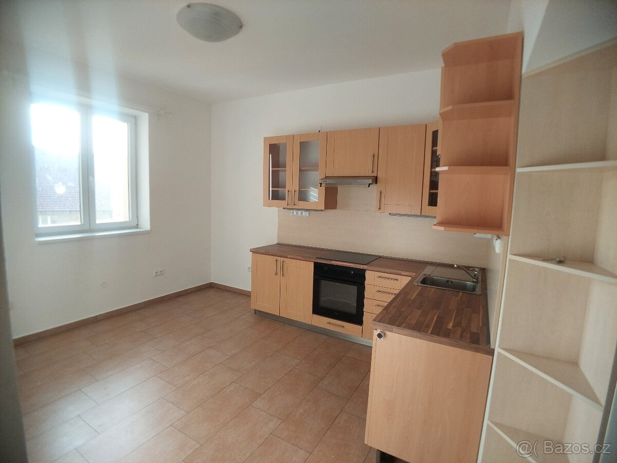 Pronájem bytu 2+1, 73 m2, přímo v centru Tábora. - 2