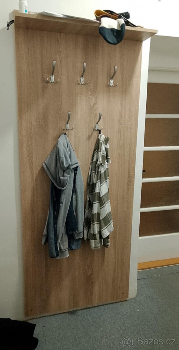 Manželská postel, obývací segment, věšák - 2