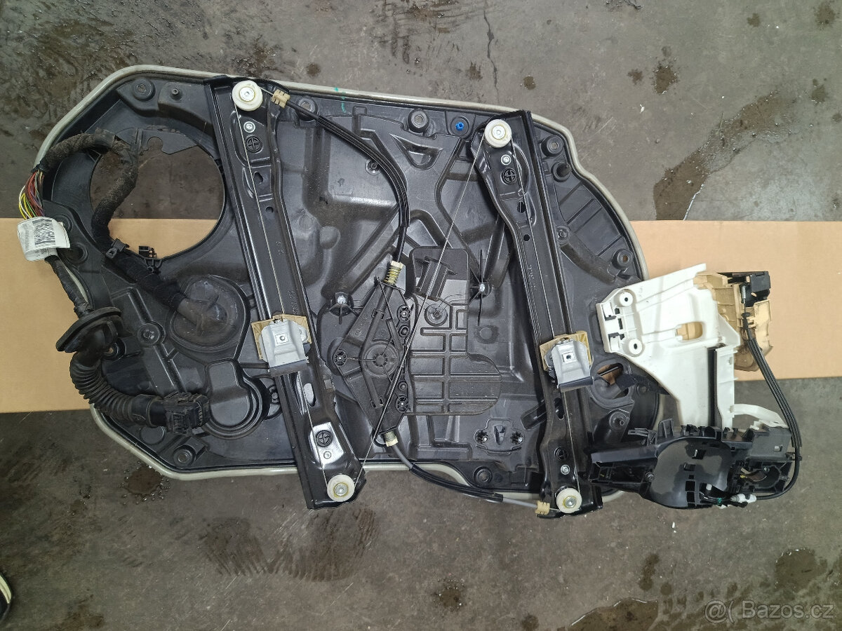 Stahovačka Giulia Přední pravá - 2