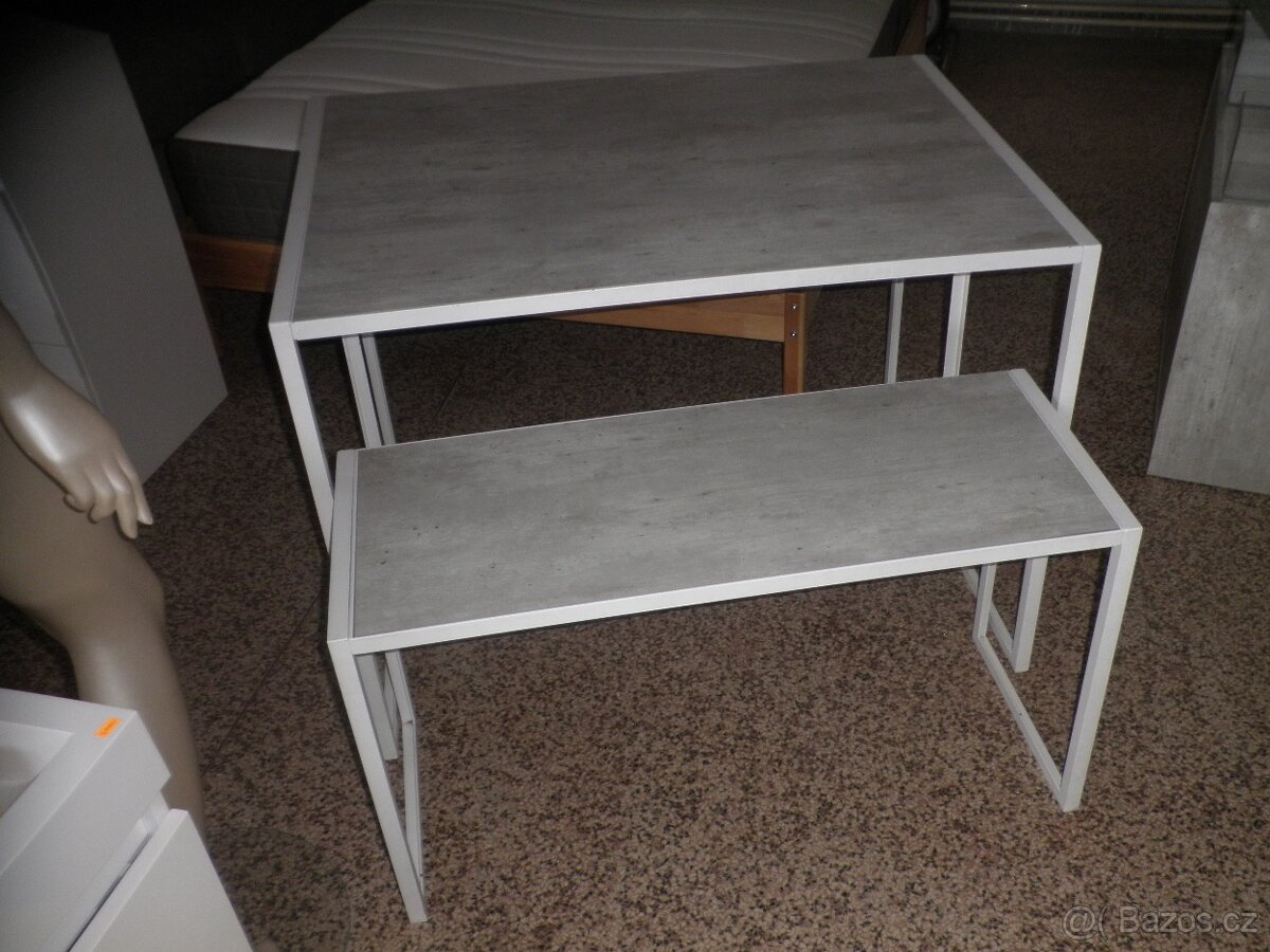 Stůl s kombinací malých stolků - 2