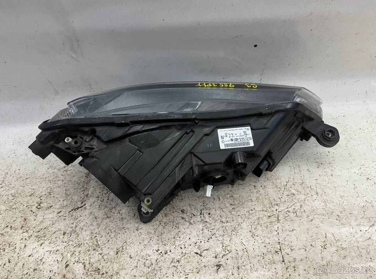 Přední levý xenon Škoda Superb 3 (015 B) - 2