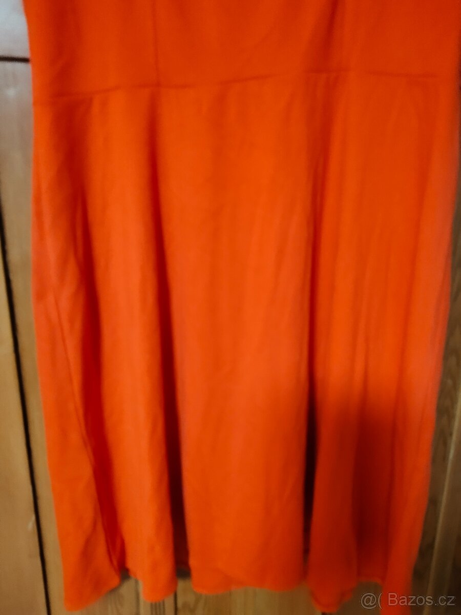 Krásné elastické šaty - 2