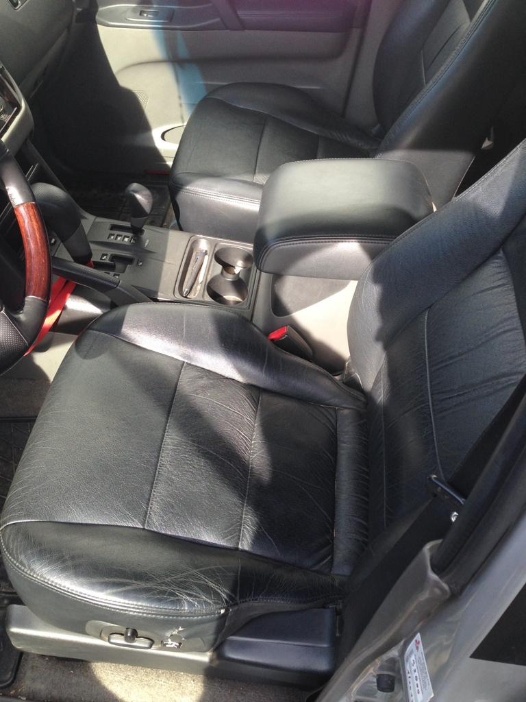 Mitsubishi Pajero 3,2DiD 118kW 2002 - díly - 2