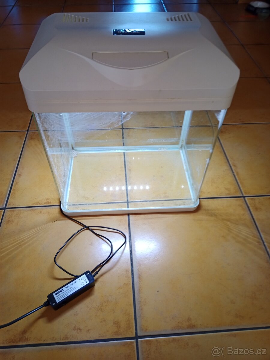 Prodám akvárko s světlením - 2