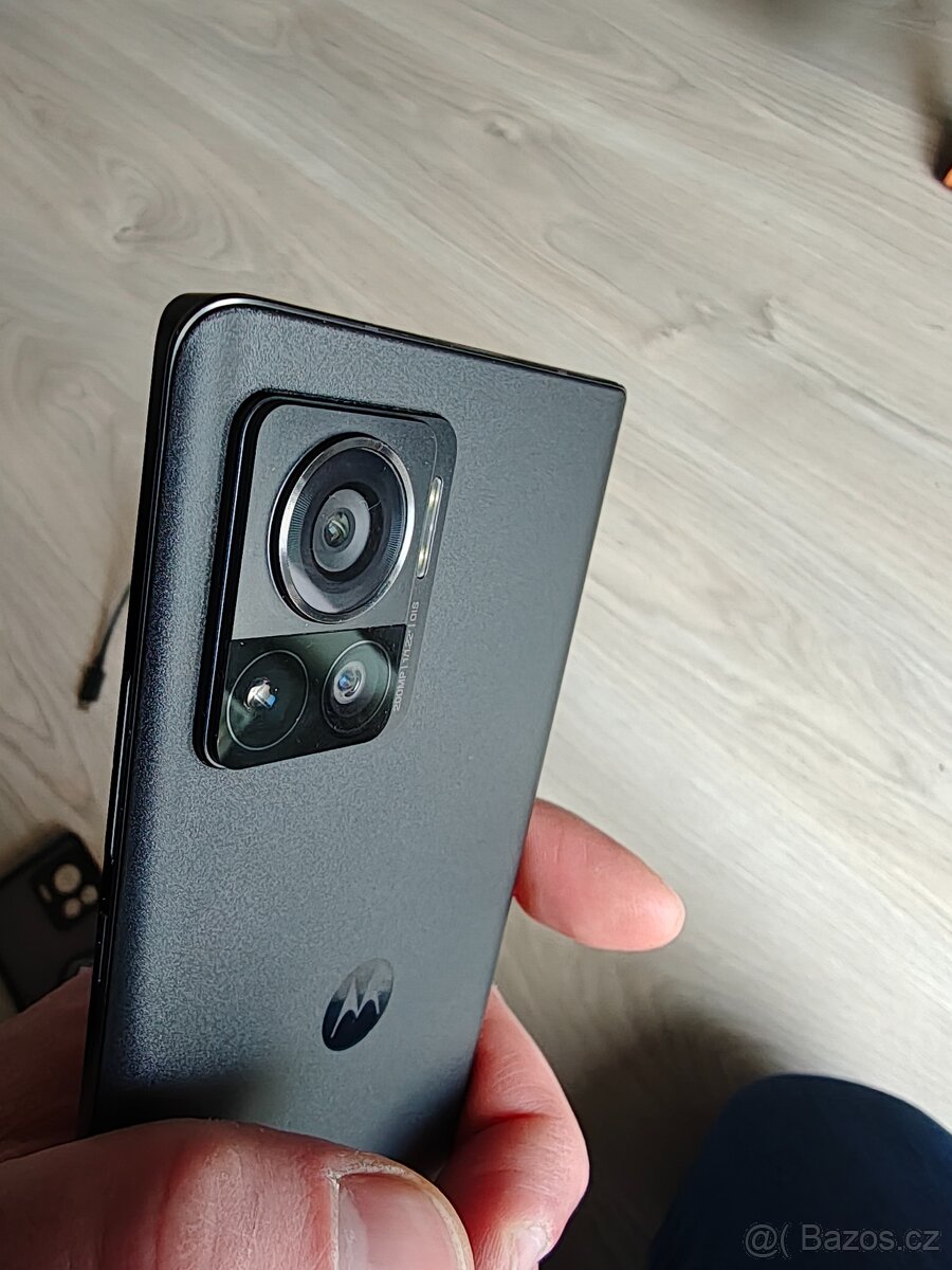 Motorola Edge 30 Ultra - 2