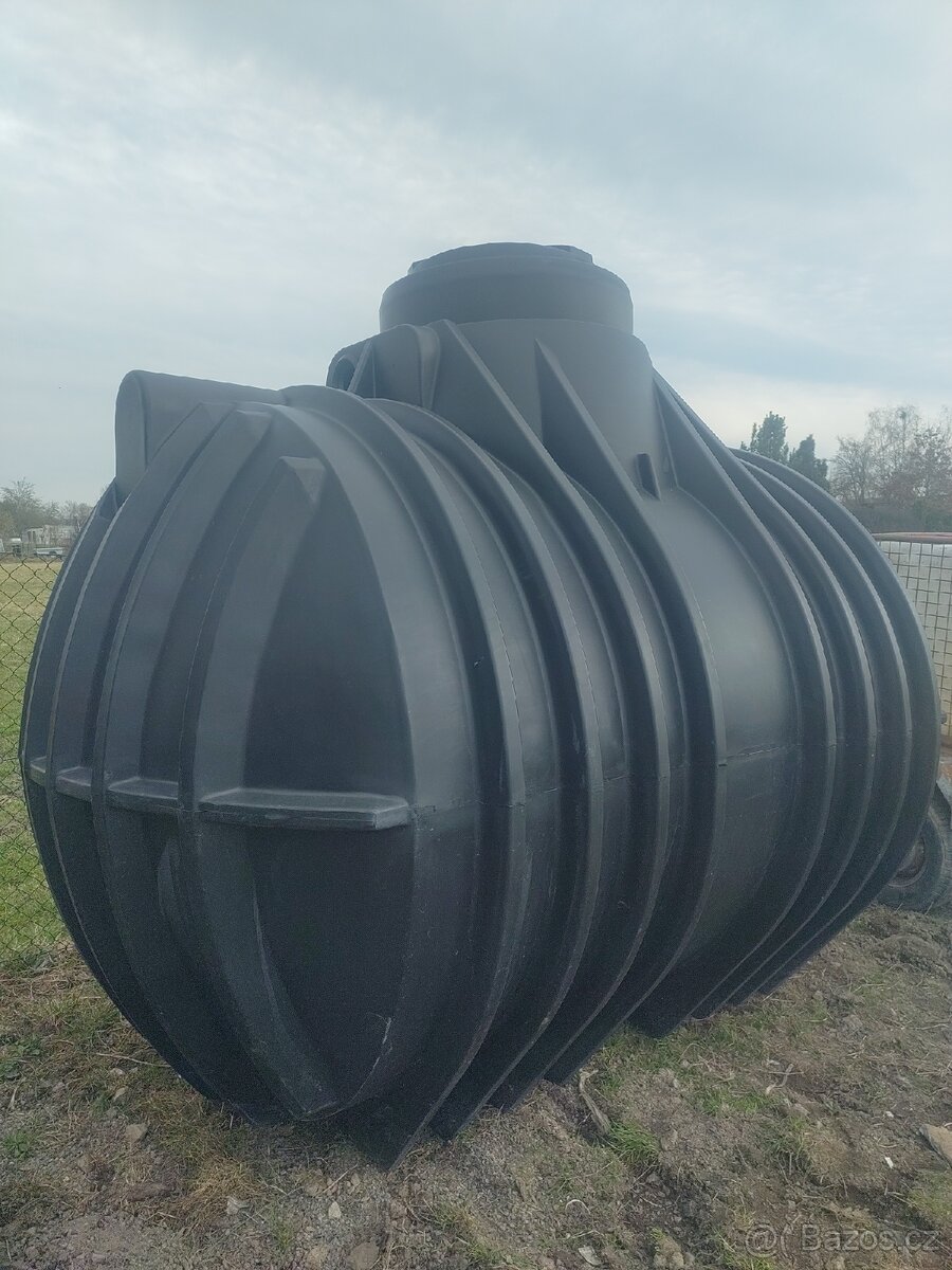NÁDRŽ NA DEŠŤOVOU VODU 7m3 - 2