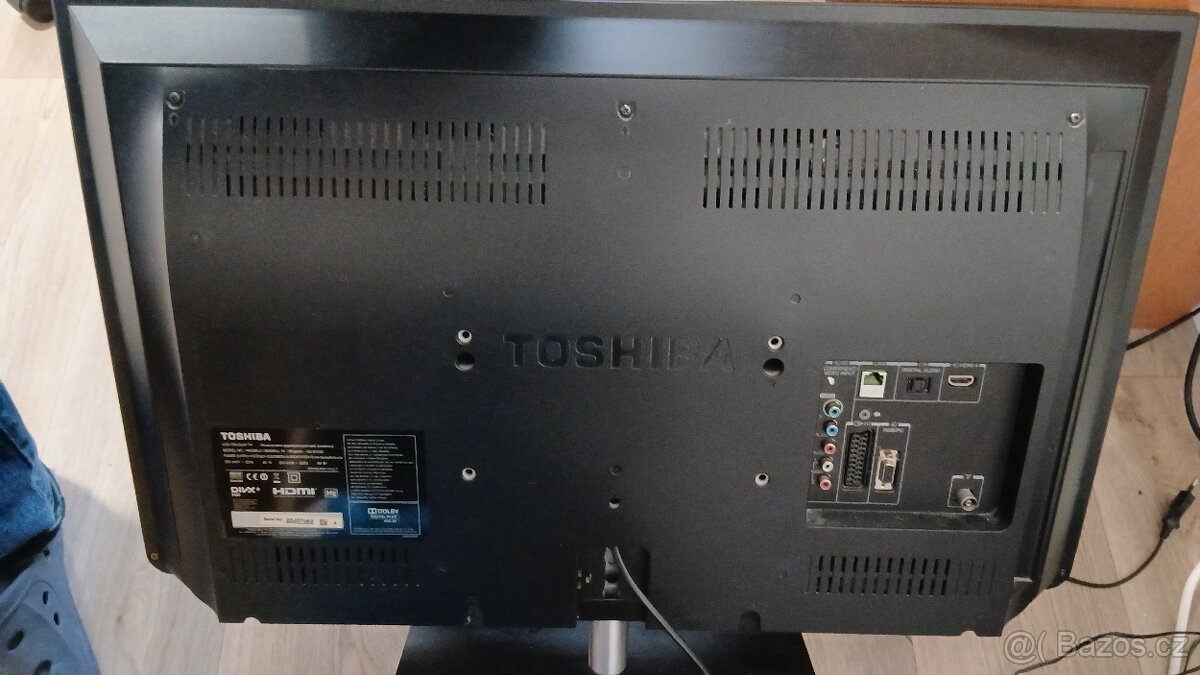 Televize LED, úhlopříčka 81 cm - 2