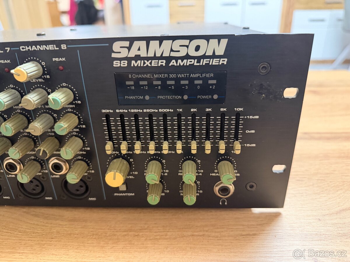 mixážní pult se zesilovačem Samson S8 - 2
