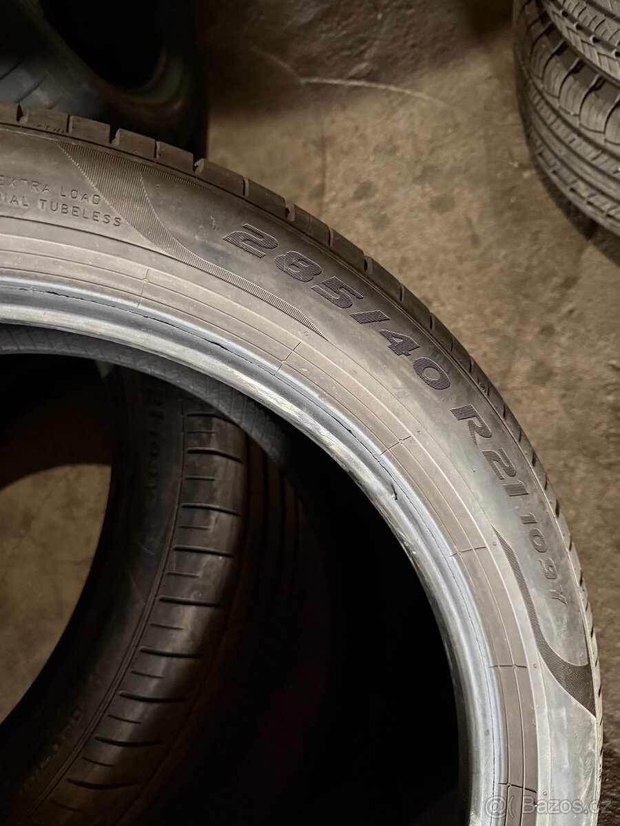 Pirelli P Zero 285/40R21 - 2