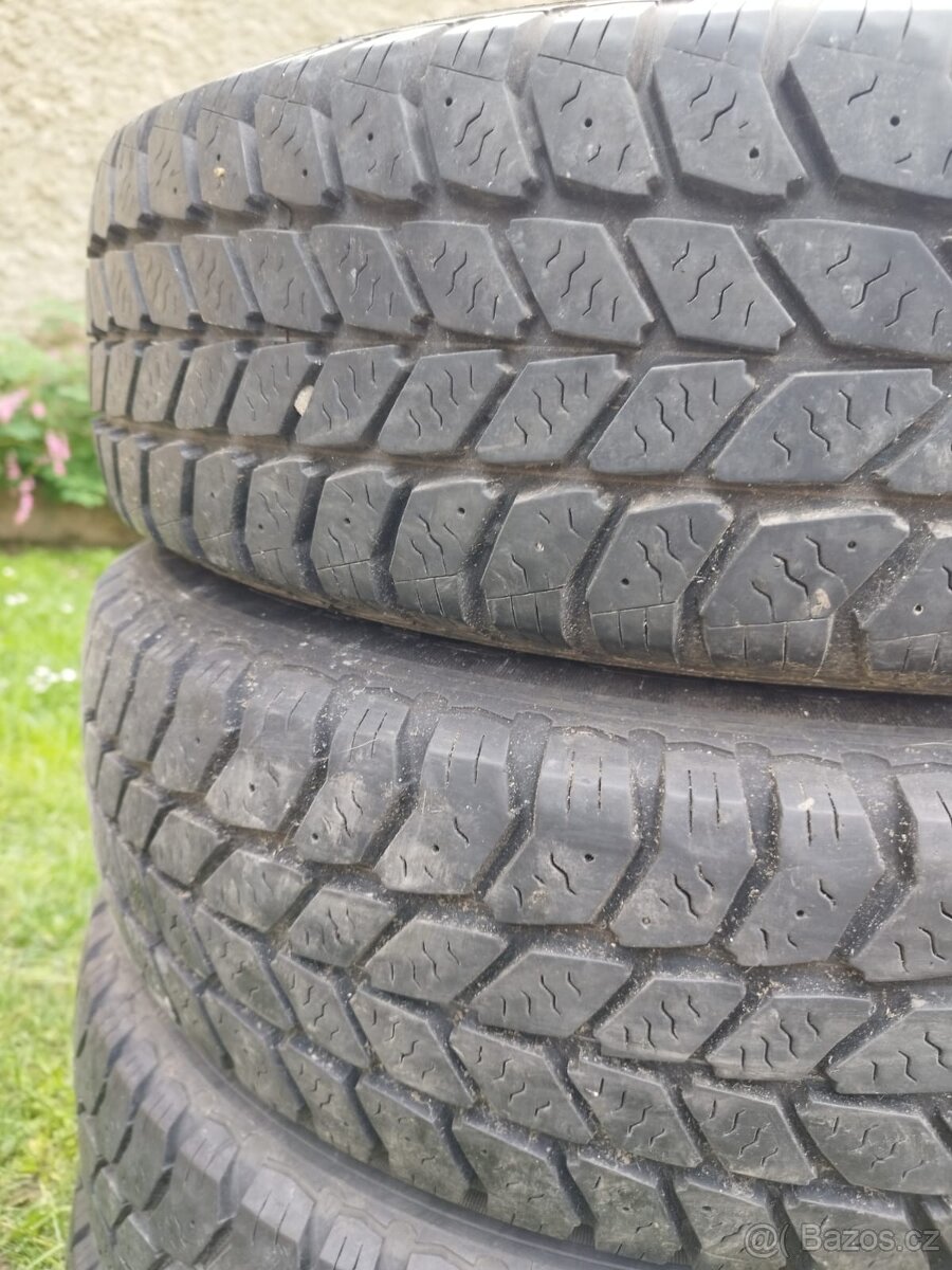 Goodyear ultra grip M+S, 215/75/R16C - 2