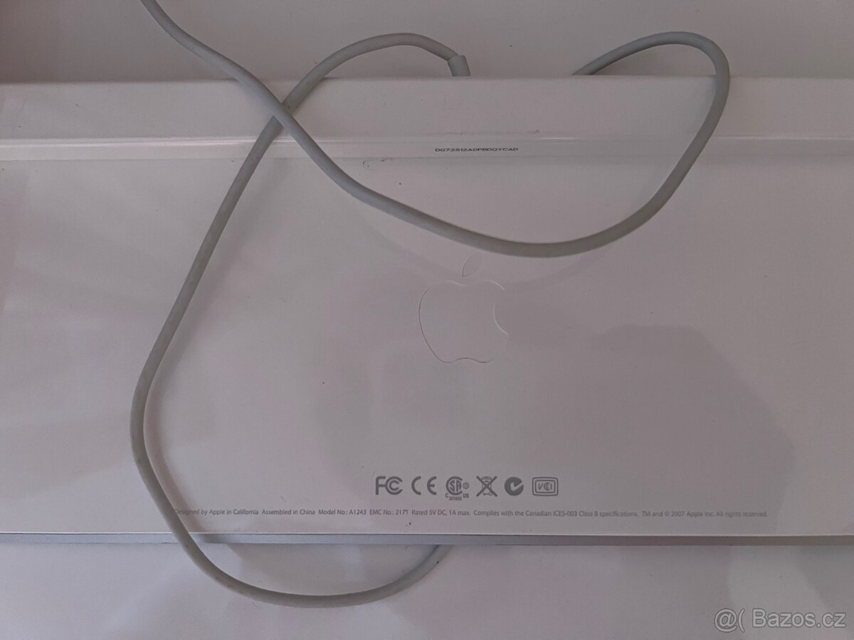 Wired Apple Magic Keyboard na Dily - 2