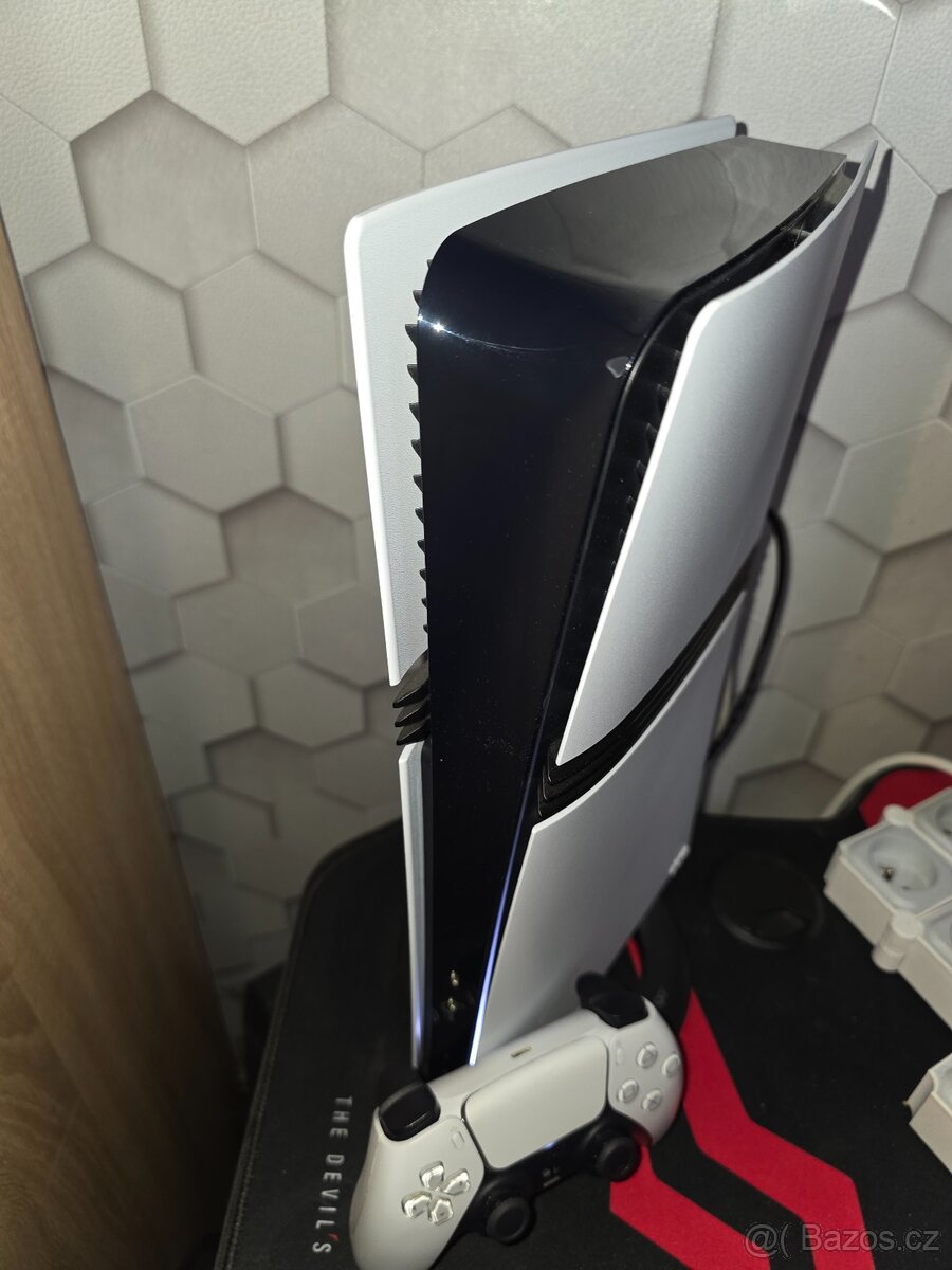 Prodám herní konzoli PlayStation 5 Pro 2TB - 2
