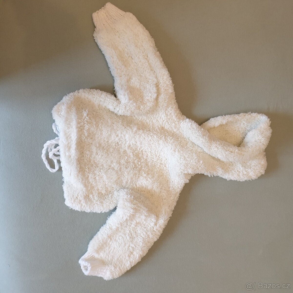 Bílá chlupatá bundička - 2