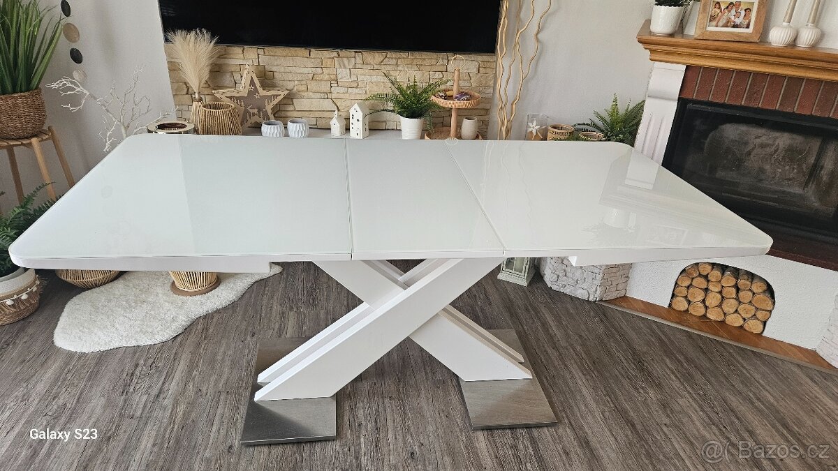 Jídelní stůl rozkládací - 2