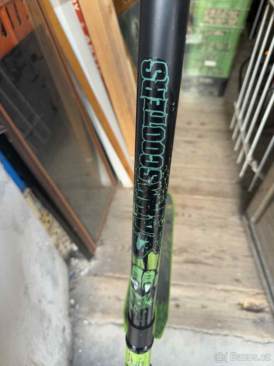 Skate koloběžka zachovalý funkční stav - 2