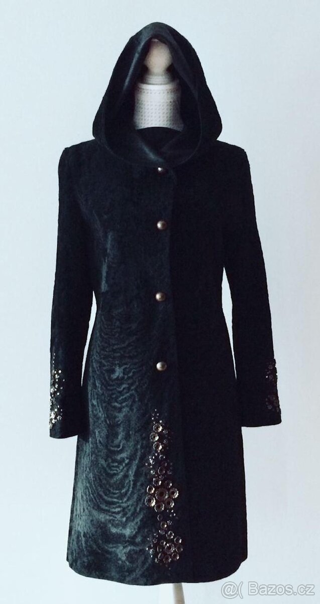 Dámský dlouhý kožešinový kabát s kapucí černý vel. M/38. Nov - 2