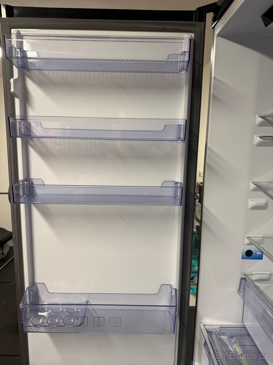 Lednice Beko RCNA406E40LZXR - 2