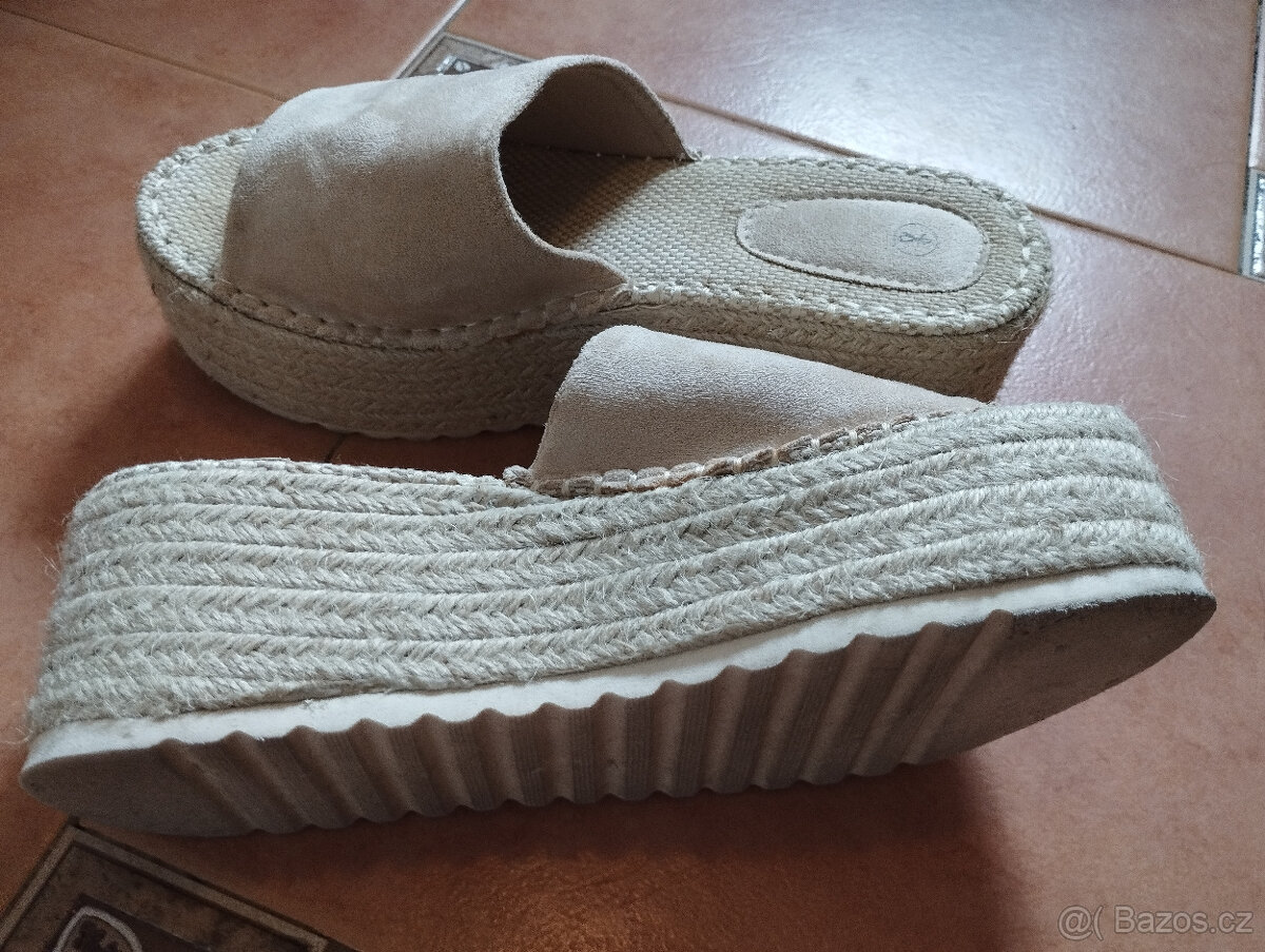 Prodám nové elegantní boty na platformě - 2