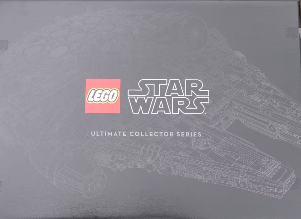 LEGO Star Wars 75192 UCS Millennium Falcon - 2