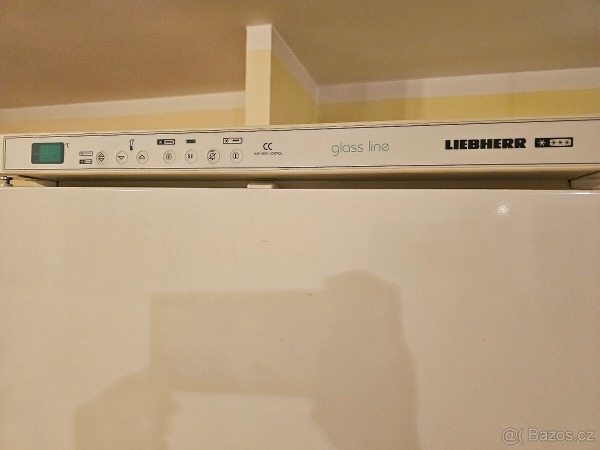 Lednice s mrazákem Liebherr glass line - 2