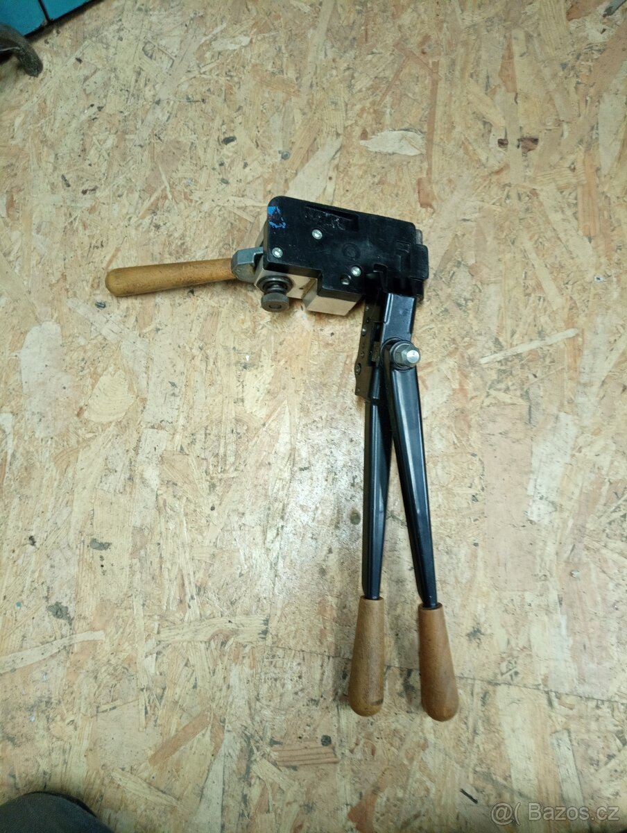 Páskovací kleště - 2