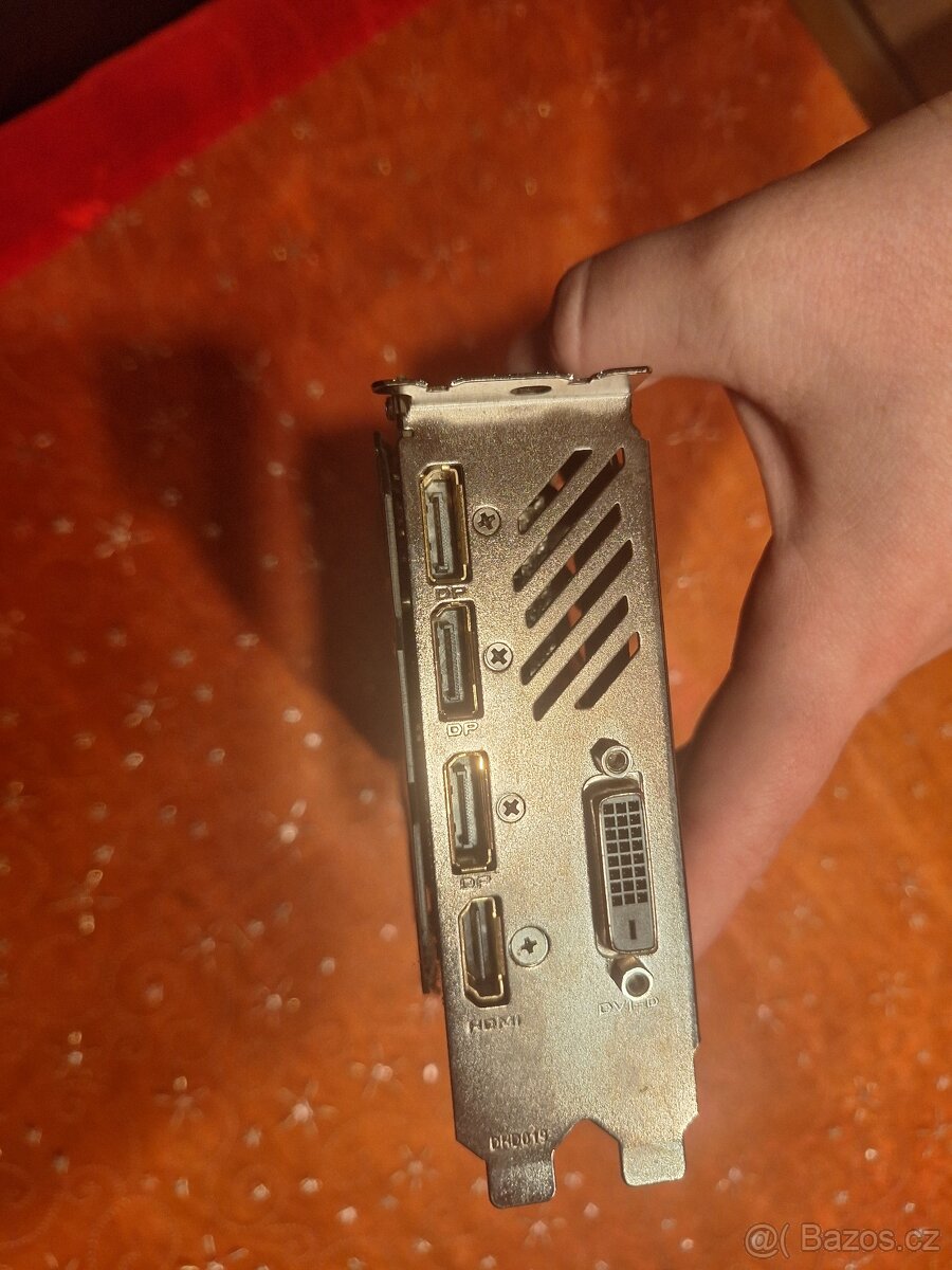 Grafická karta (GPU): AMD Radeon RX 570 (4GB VRAM) - 2