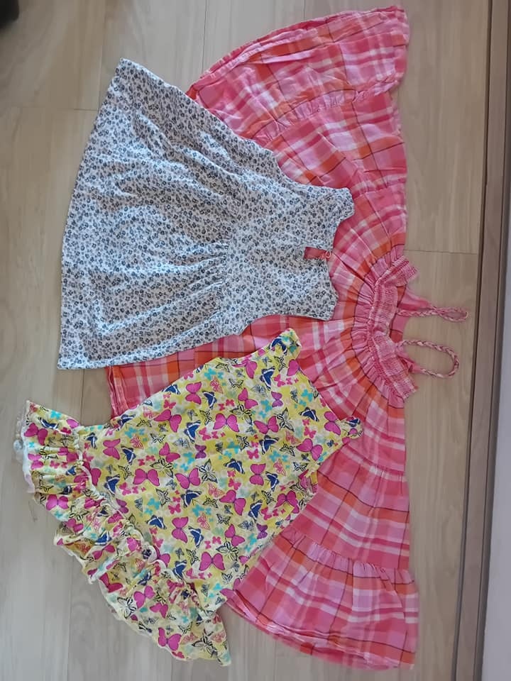 Šaty - dívčí, vel.95-110, cena za kus - 2