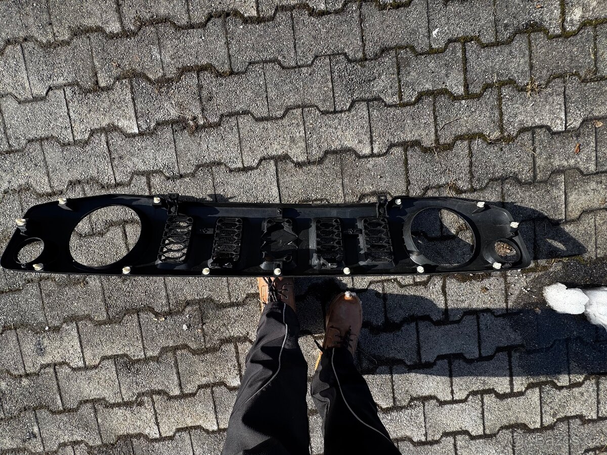 Suzuki Jimny - Středová Mřížka - 2