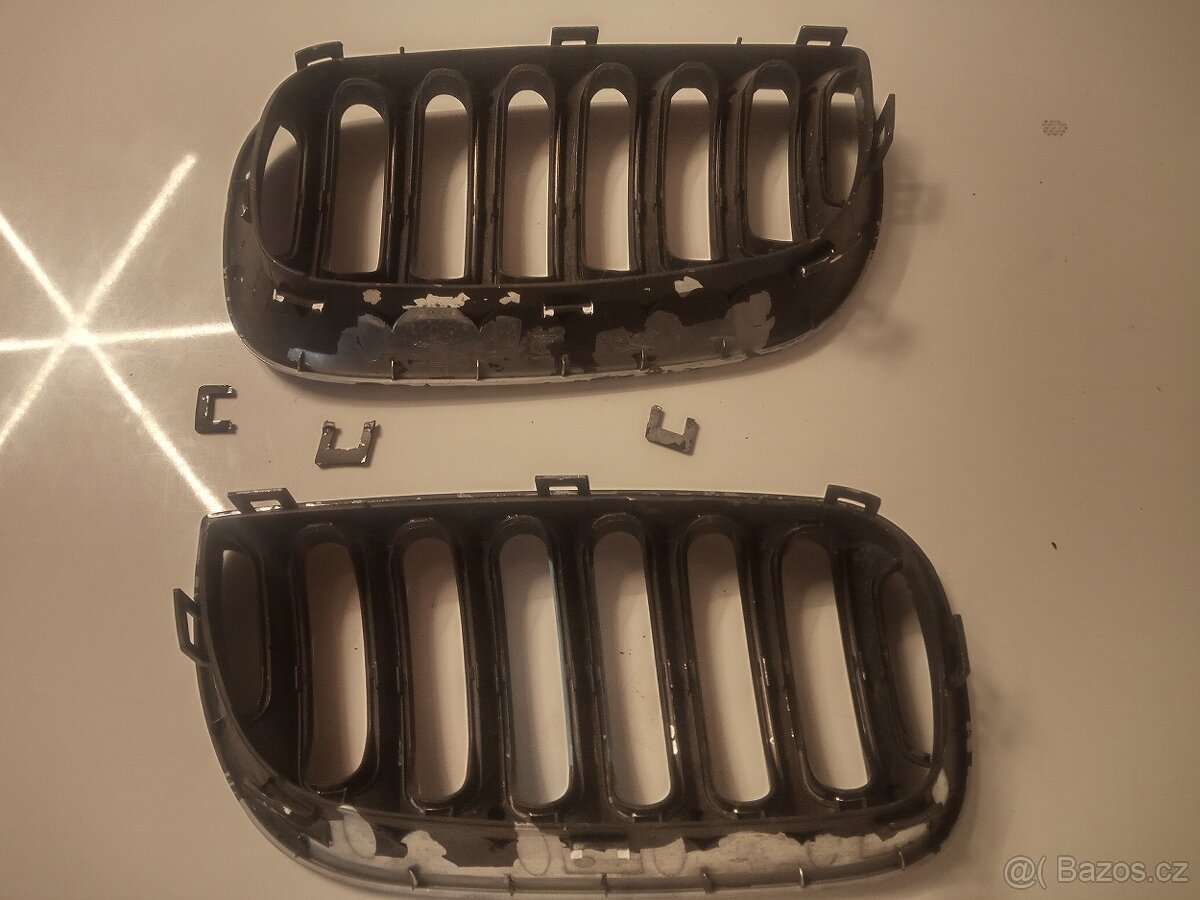 BMW X3 e83 přední ledvinky(poničené) - 2