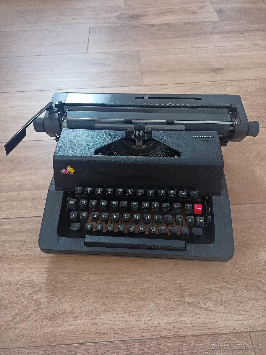 Kufříkový psací stroj - 2