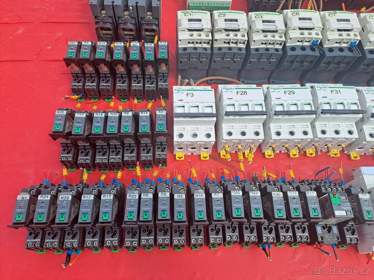 Relé, jističe, stykače, deon - Schneider - 2