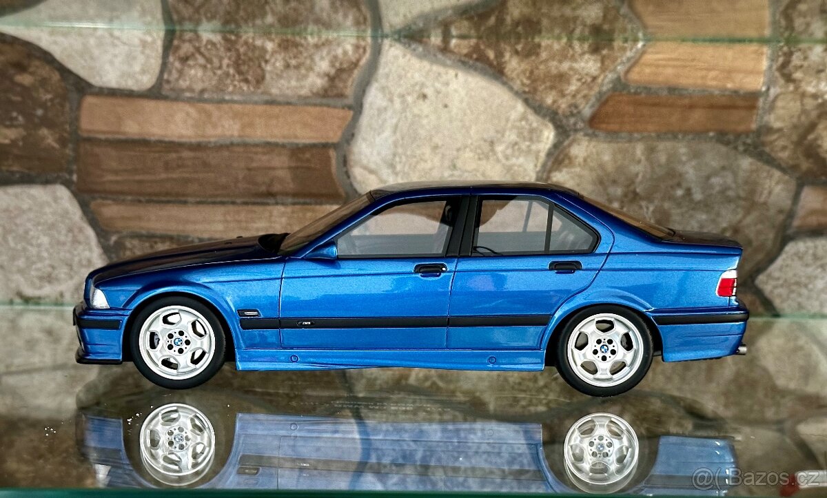 BMW E36 M3 sedan - 2
