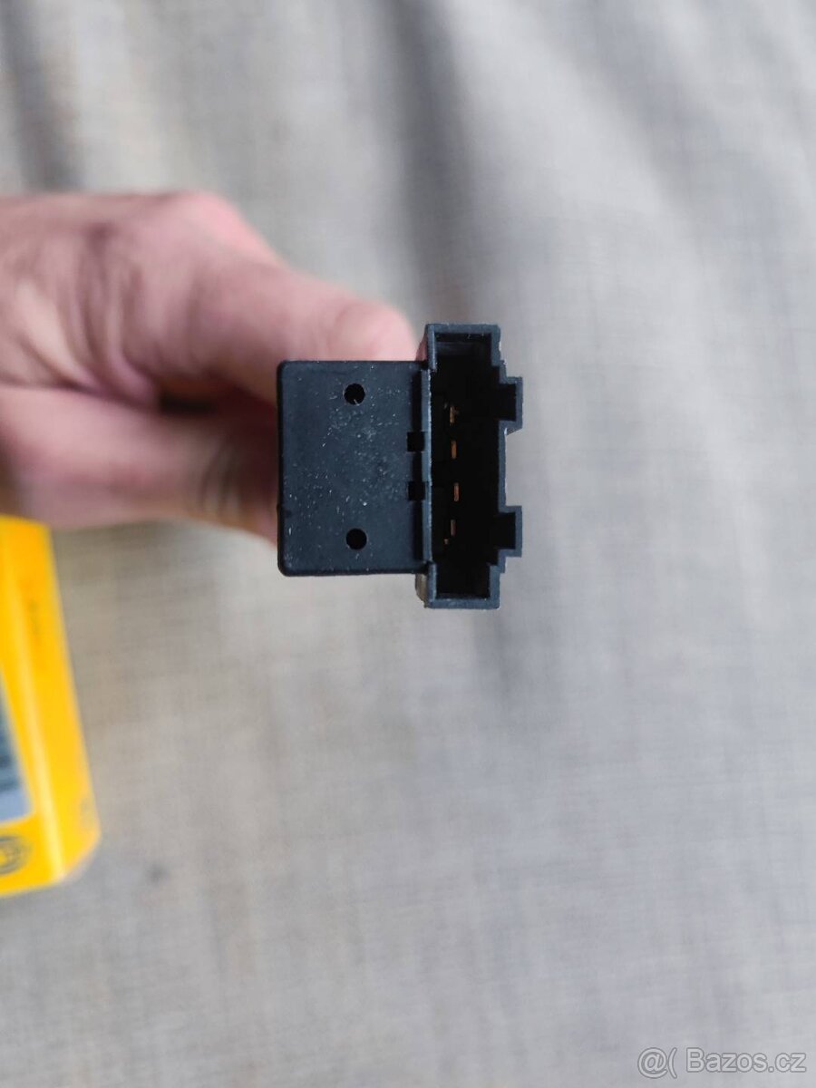 NOVY BRZDOVY SPINAC PORSCHE 911 CAYENNE PANAMERA atd - 2