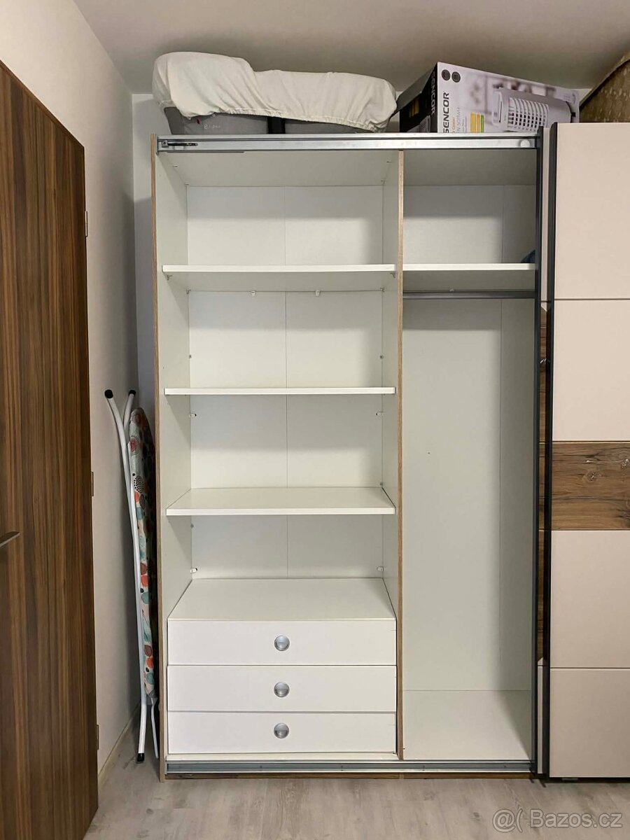 2 roky stará skříň Pardubice - 2