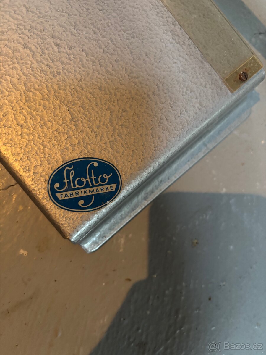 Řezačka na fotky a deska na vyměření fotek - 2