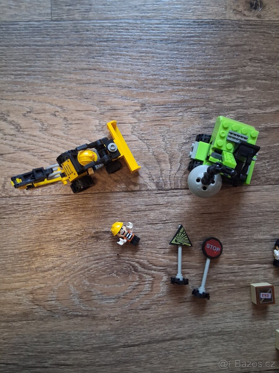 Lego - city ville invasion - 2