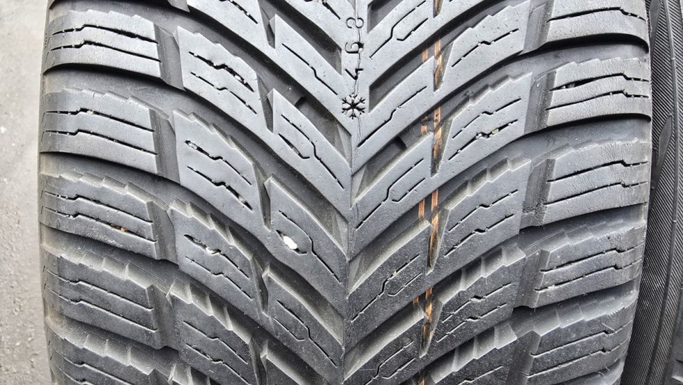 Zimní pneu 225/40/18 Nokian - 2