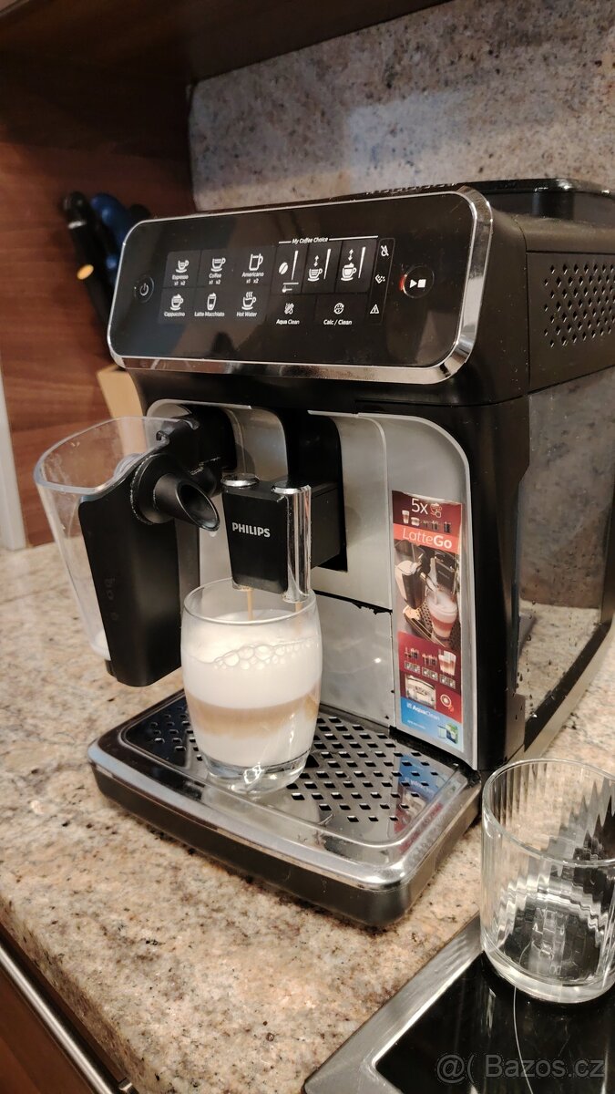 Automatický kávovar Philips LatteGo EP 3246/70 - 2