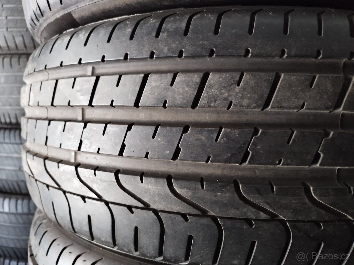 2 LETNÍ PIRELLI 235/45 R20 - PĚKNÉ - 2